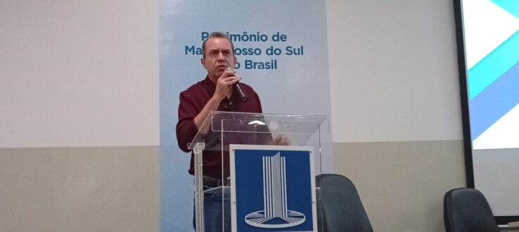 Prof. Dr. Eduardo Simões (UFT)  e Prof. Dr. Antonio Videira (UERJ) na UFMS