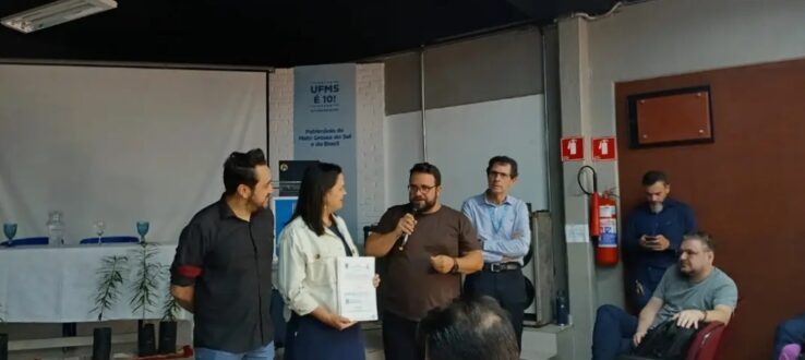 Professores do PPgFil recebem Moção de Congratulação do Conselho Universitário da UFMS